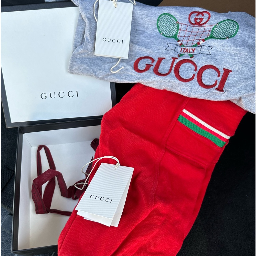 Gucci outfit only worn for thanksgiving last year.